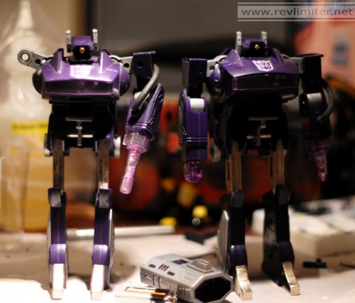 G1 on left, soulless knockoff on right.