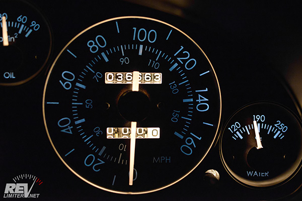 revlimiter Gauges - blue lighting