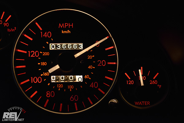 revlimiter Gauges - red lighting